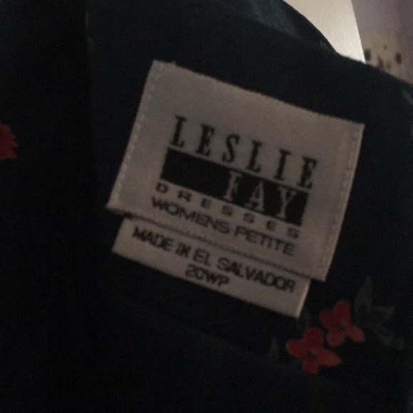 Women dress - Picture 3 of 5